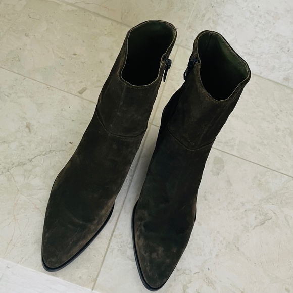 VINCE {11} Booties Mavis Suede Wedge Ankle Boots Olive Green - Picture 2 of 12